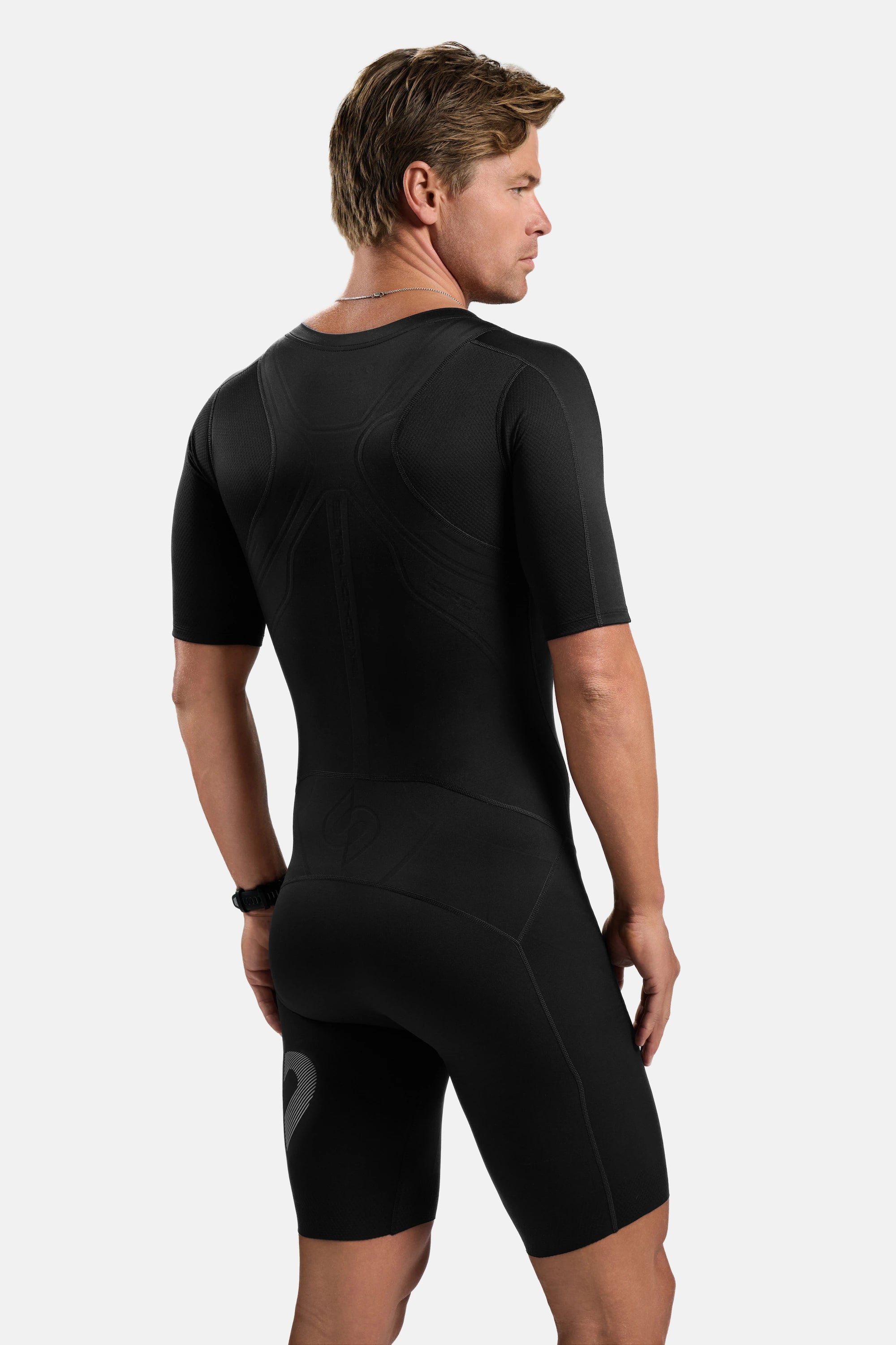 Model height 188cm, waist 86cm